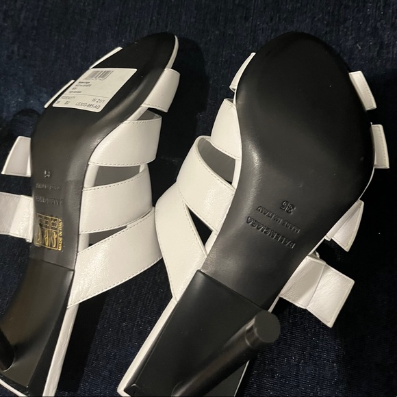 New edgy Balenciaga white leather sandals with straps with silver metal buckles. - Picture 7 of 8